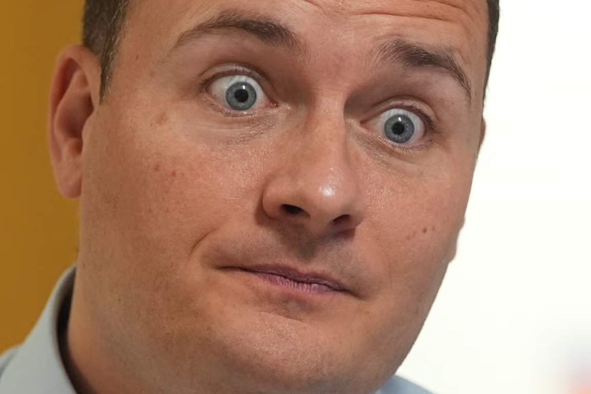Damian from Brighton (@damian_from) on Twitter photo The NHS is a vital institution and <a href="/wesstreeting/">Wes Streeting</a> is responsible for the service. He has increased funding by 2.8%, nowhere near the amount required, and is signing more PFI contracts, the most expensive and inefficient way to deliver healthcare. He has failed and should resign. The NHS is a vital institution and <a href="/wesstreeting/">Wes Streeting</a> is responsible for the service. He has increased funding by 2.8%, nowhere near the amount required, and is signing more PFI contracts, the most expensive and inefficient way to deliver healthcare. He has failed and should resign.