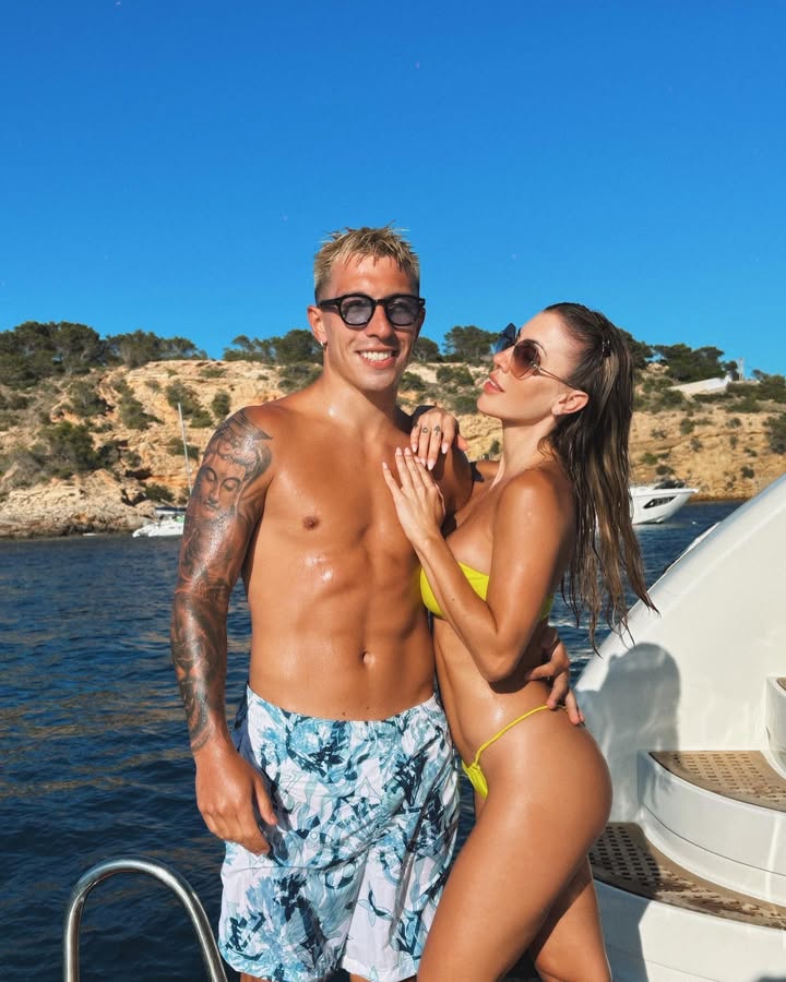 Wives and Partners of Manchester United Players ❤️

A THREAD 🧵