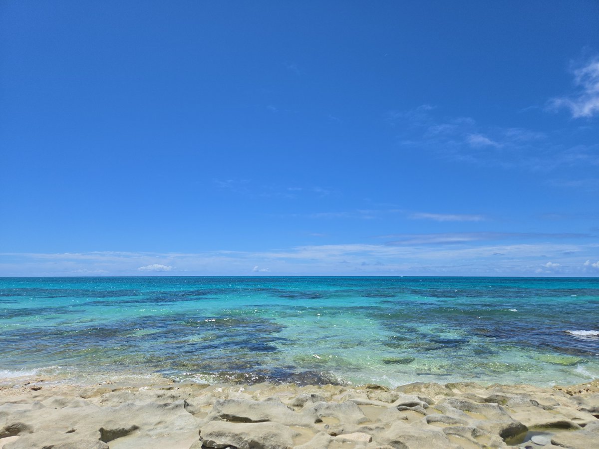 AZTBQdkebFqSzQ6's tweet photo. 今日の宮古島

長間浜より。クリアなブルーが気持ちいい。波の音がよく聞こえてくる(・∀・) （来間） https://t.co/I1RPVZkMHK
