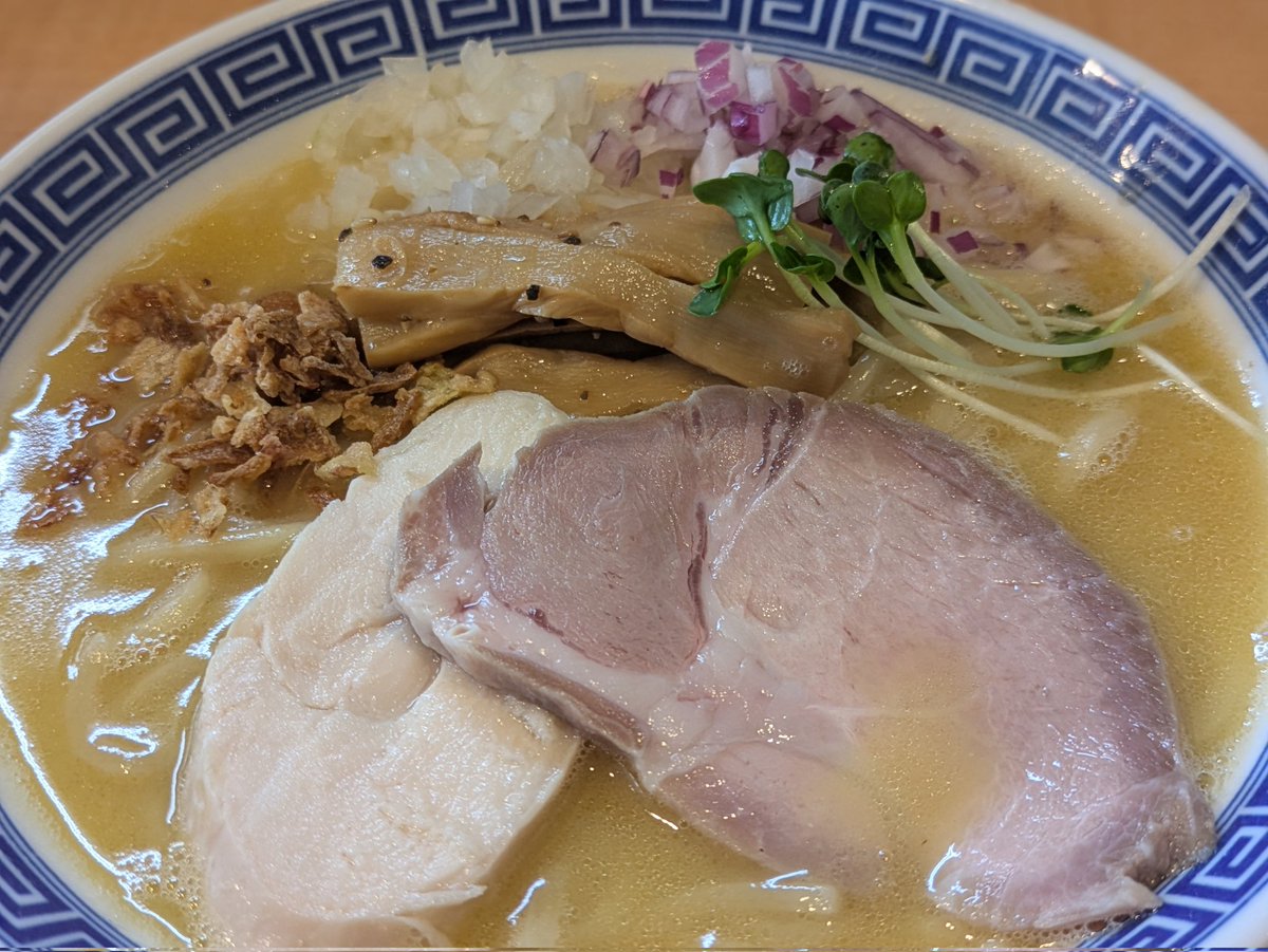 RIJK201338's tweet photo. 夜の部は

18時〜23時(l.o22時45分)
※但し材料無くなり次第、終了

になります！

今週の限定「濃厚鶏白湯ラーメン」は本日まで！

今日も大変暑いですが、お客様のご来店お待ちしております！ https://t.co/aUWQJJ6x9p
