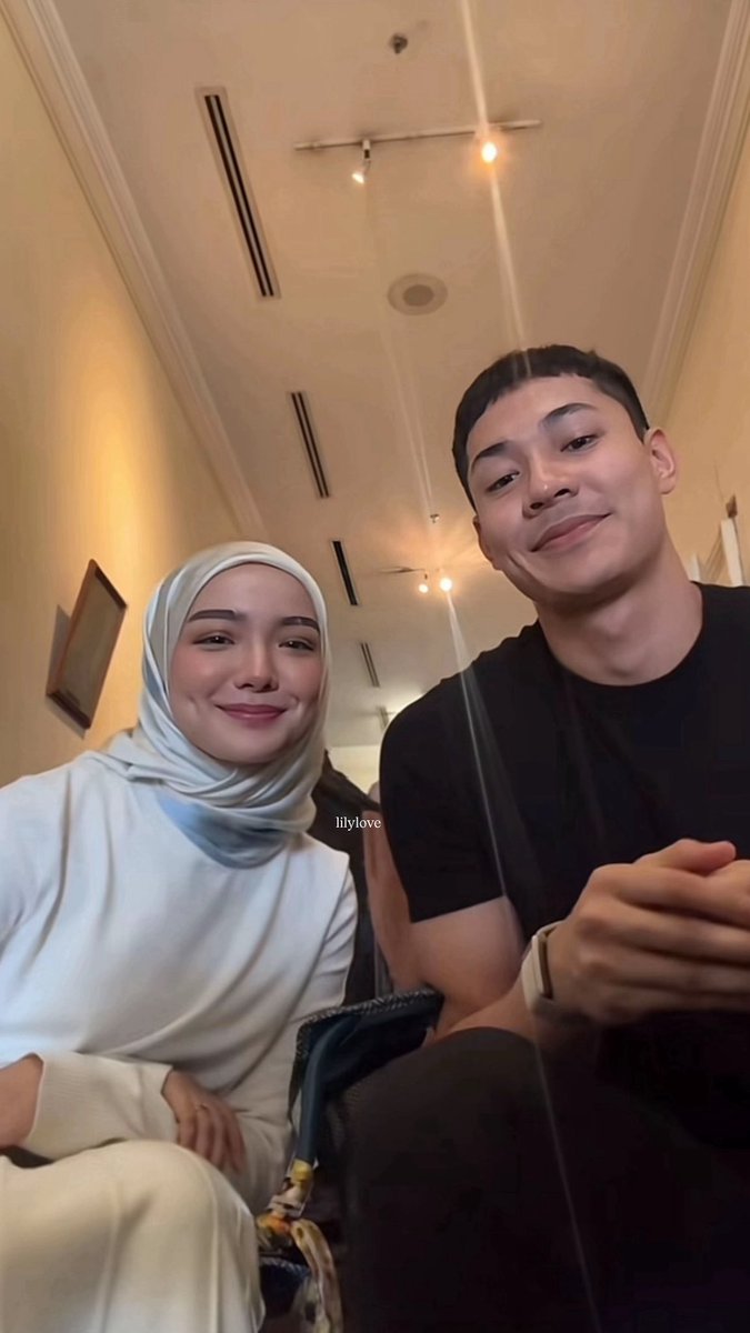 TRHT_LilyLove's tweet photo. Sama kan? ๐ค๐ป #DimpleCouple
Are you ready for next episode? #ThariqRidzuwanHisTreasure https://t.co/kUjpAKIIs7