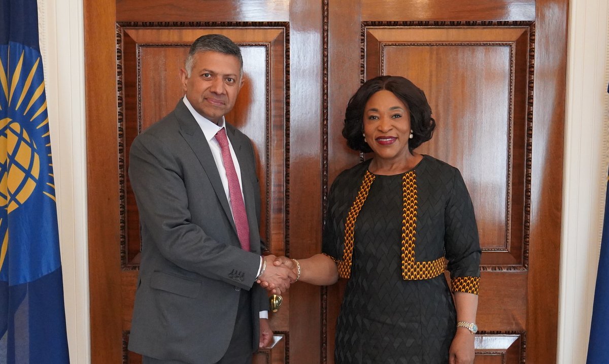SGCommonwealth's tweet image. I was pleased to meet with H.E. Vikram Doraiswami, High Commissioner of India &amp;amp; Chair of the Executive Committee of @CommonwealthSec&apos;s Board of Governors.

We discussed ways to strengthen our ongoing cooperation &amp;amp; advance the Secretariat&apos;s Strategic Plan priorities to deliver…