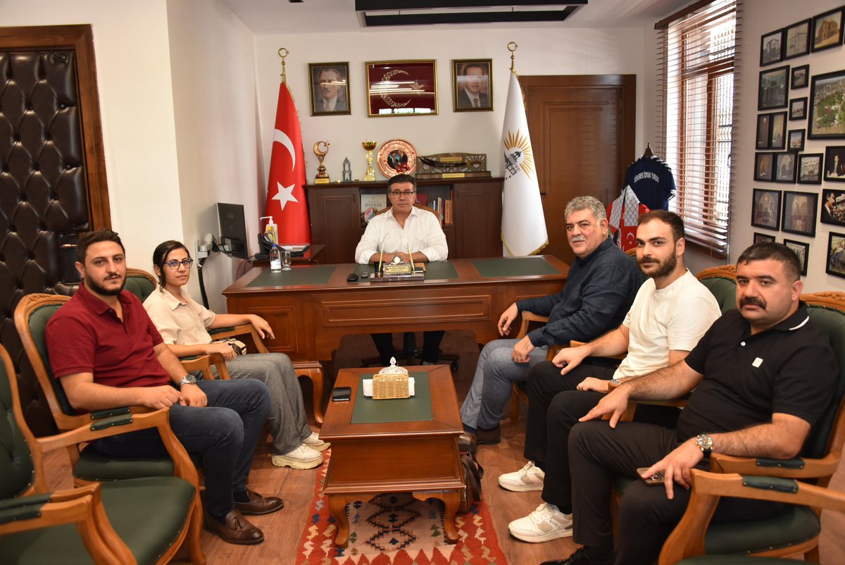 Şanlıurfa Baro Başkanı Av. Abdullah Öncel, Siverek Baro Başkanı Av. Cihan Polatoğlu, Özgürlük için Hukukçular Derneği (ÖHD) Urfa Şubesi, İnsan Hakları Derneği (İHD) Urfa Şubesi ve Siverek İlçe Temsilciliği ile birlikte bizleri ziyaret ettiler.

Kürt meselesinin barışçıl ve