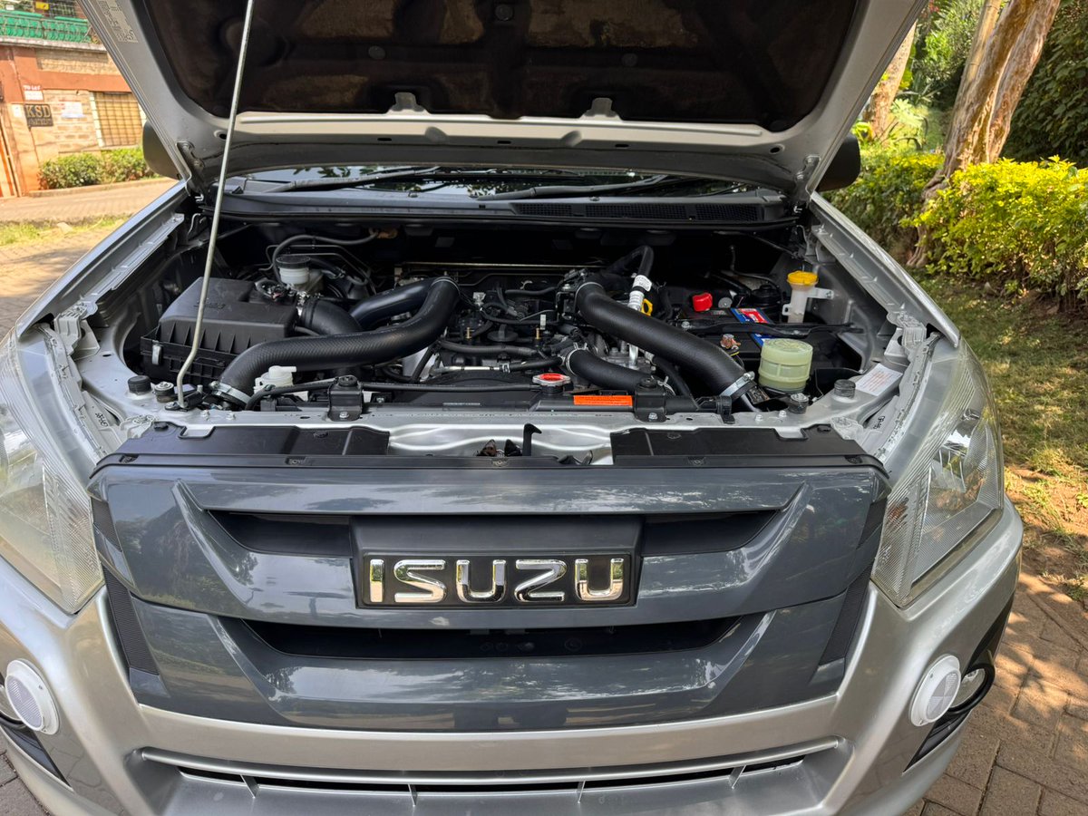 BuVickGroup's tweet photo. 🔥 2021 ISUZU DMAX High-Rider - (Low Mileage) - [KDE]🔥

~ 2500cc Diesel-Powered Engine
~ Locally assembled
~ 2WD High-Rider
~ Mileage - 47K kms
~ Good Tread Tyres
~ Engine, Chassis and Gearbox Intact

- KShs : 2,750,000 /-

📲 Call : 0757-166-265

https://t.co/fGkoChPPwt https://t.co/465UZj1Gy1