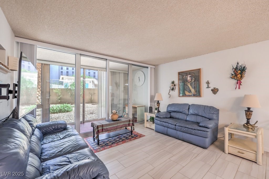205 E Harmon Avenue Unit 121, Las Vegas, NV, 89169
1 bed | 0.5 bath 621 Sq. Ft.
Active | 225000
bit.ly/4oxiNCe
Las Vegas condo for sale at the classic Marie Antoinette Condominium, steps from the Las Vegas Strip. Updated 1-bedroom ground-floor condo with 621 sq. ft....