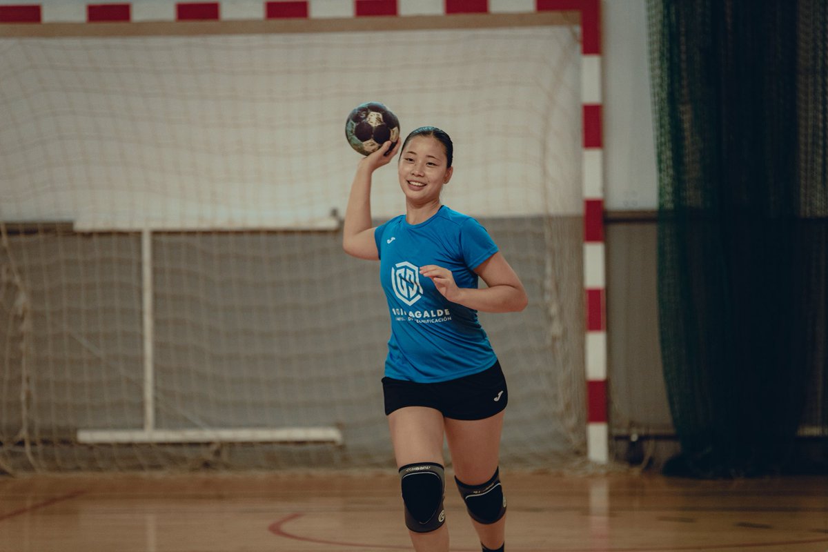 CAginagalde's tweet image. 🤩 Ayer no solo disfrutamos de nuestro entrenamiento de tarde… ¡Tuvimos la visita del gran Sergey Hernández!

🙌🏼 ¡Gracias por tu tiempo! ¡Qué suerte poder aprender de profesionales como tú!

📸 facebook.com/share/p/1D2oaY…