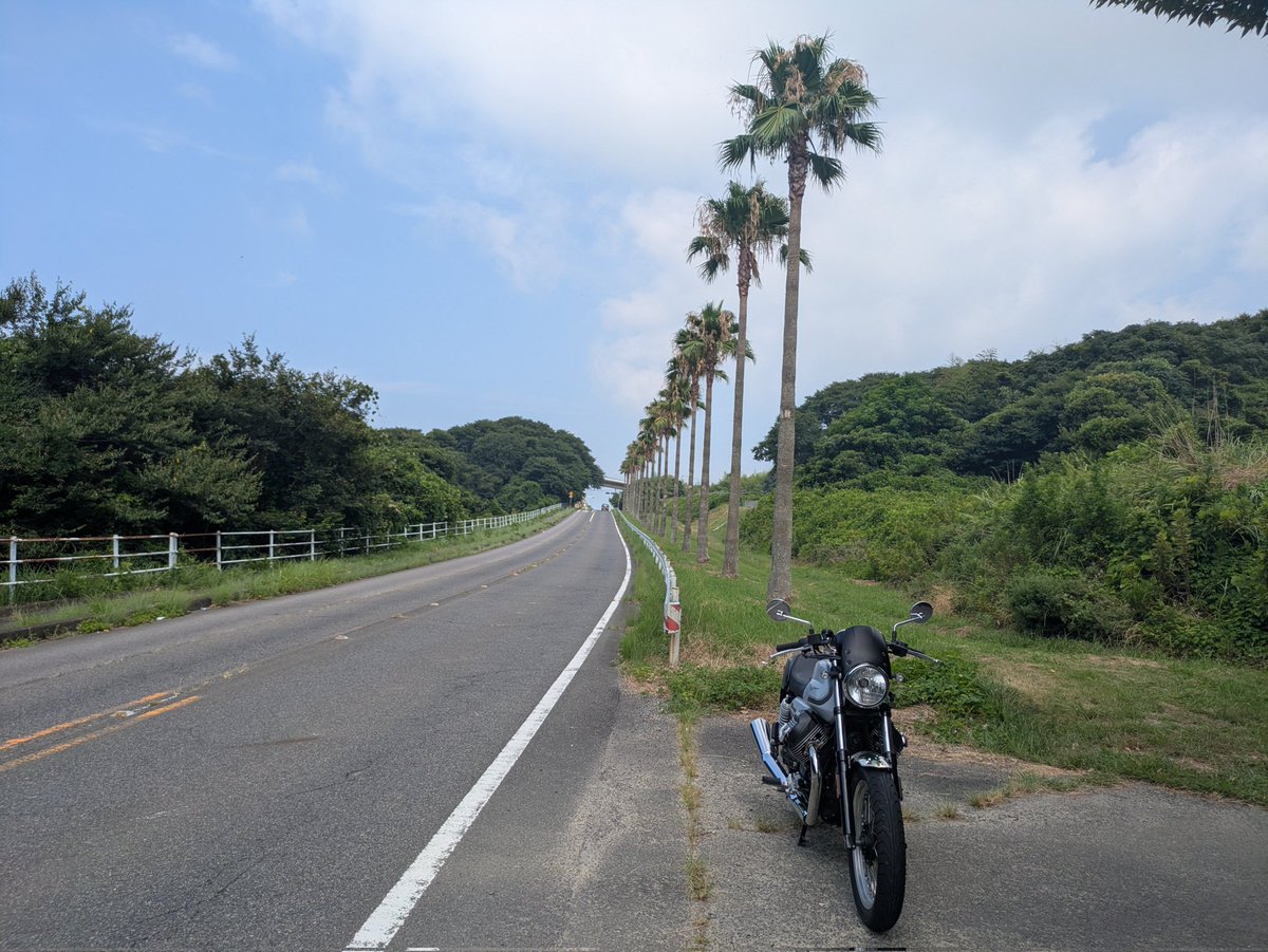 shimoSHIVER's tweet photo. #バイクの日 https://t.co/1jO2VvHJUE