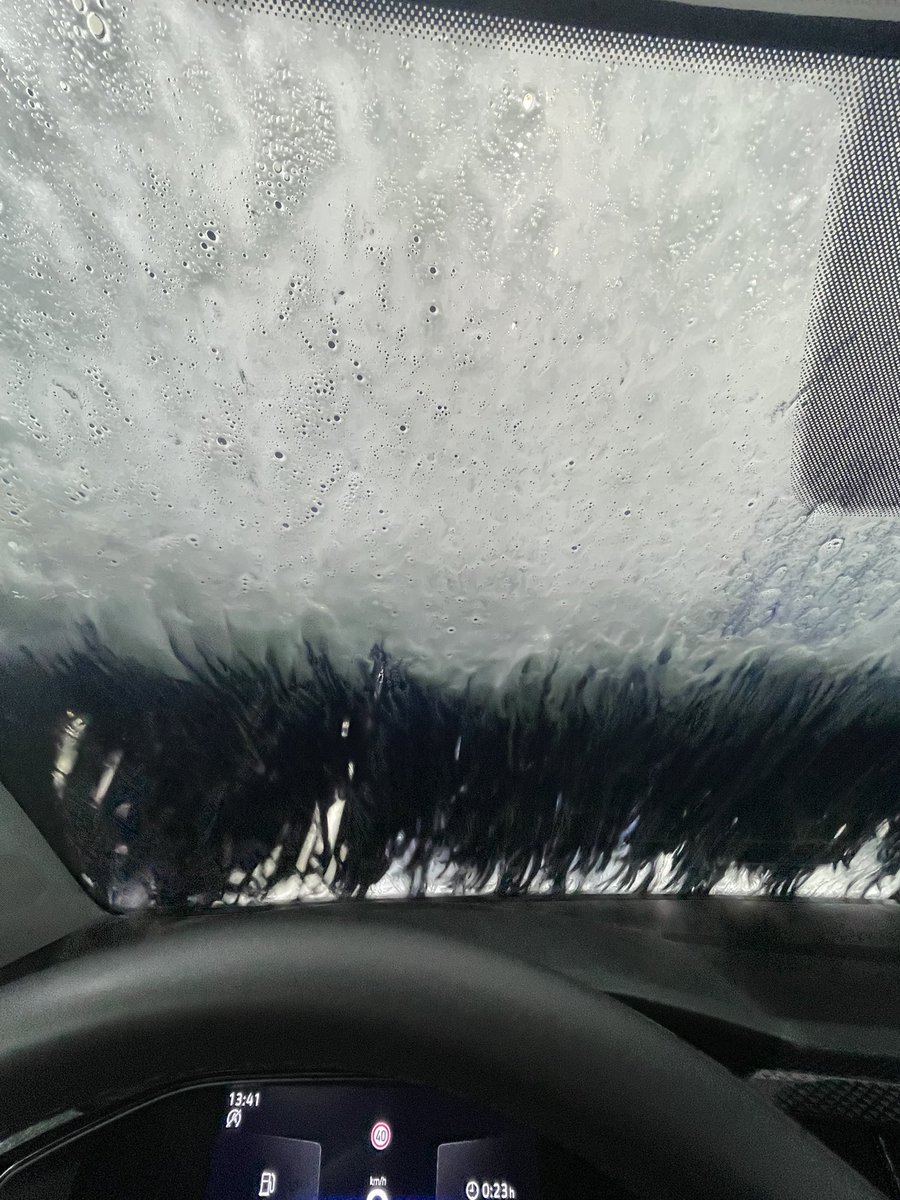 Ethel Cain sonando en el autolavado. Menudo trip.