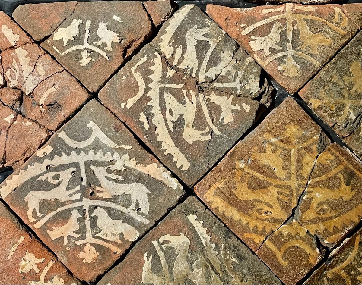 14th century floor tiles from Godstow Nunnery in Oxfordshire - a Benedictine house founded in around 1133. The tiles are now part of the collections at the Ashmolean Museum in Oxford. 📸 My own. #TilesOnTuesday #AshmoleanMuseum