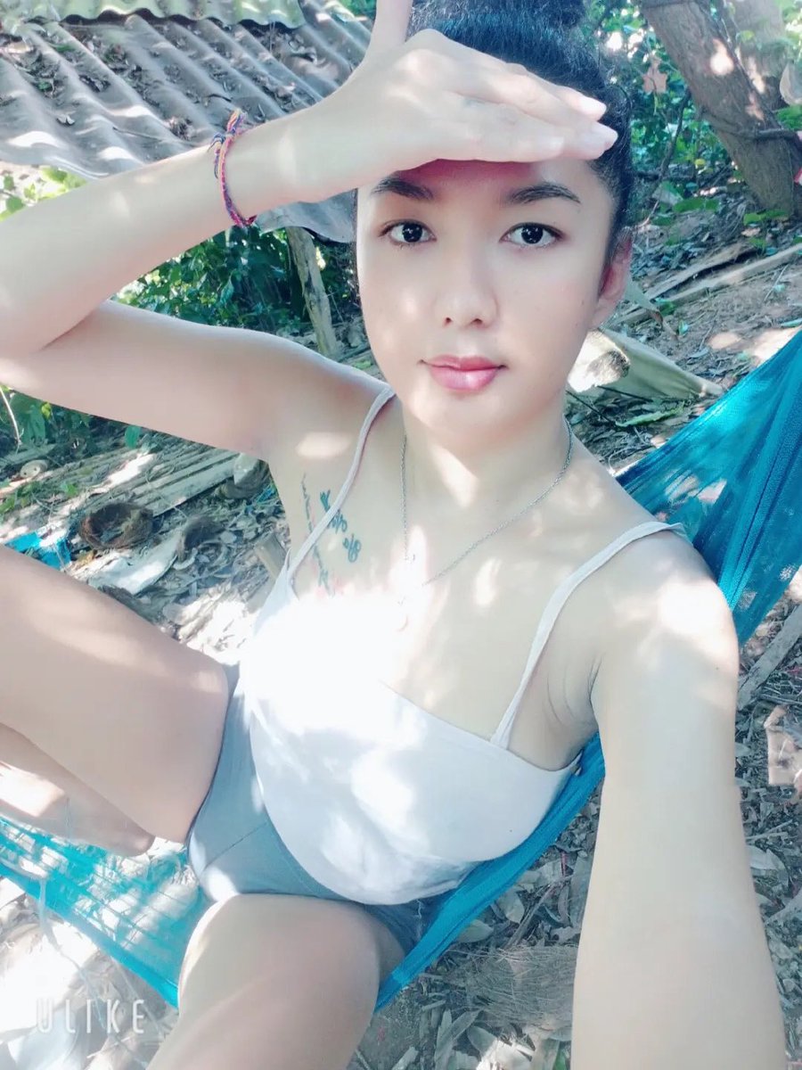 ร้อนๆเจอแดดส่องด้านหน้า หันตูดให้แดด ดีกว่า😬 #คุยเสียว #สาวอวบน่าเย็ด #สาวอวบนมใหญ่ #หีใหญ่ #หาแฟน #สาวใหญ่ #สวิงเมีย #สวิงกิ้ง #สาวเซ็กซี่ #น่าเย็ด