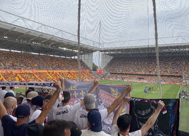 ⚽️1ère journée de L1⚽️

🏟️Classement des Taux de Remplissage🏟️

🥇 Lens | 99,8%
🥈 Brest | 97,5%
🥉 Rennes | 97,1%
4️⃣ Nantes | 96,4%
5️⃣ Auxerre | 89,9%
6️⃣ Metz | 86,9%
7️⃣ Nice | 86%
8️⃣ Monaco | 71,7%
9️⃣ Angers | 69,5%

Moyenne: 88,3%

📸 <a href="/Julien__Lucas/">Julien Lucas</a>