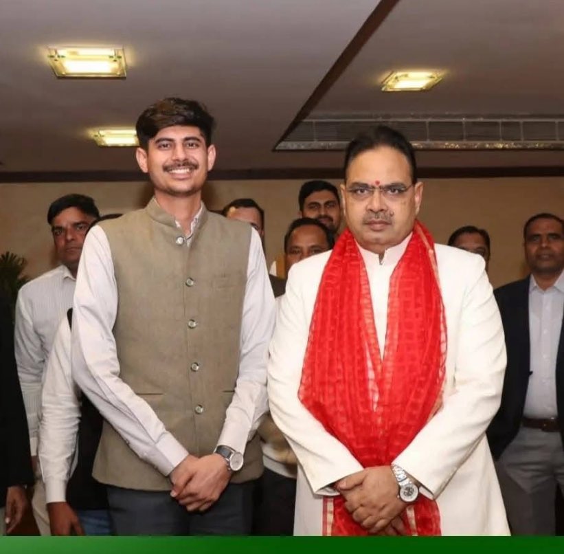 सरल सौम्य ओजस्वी वक्ता युवाओं के प्रेरणा स्रोत अनुज भ्राता श्री हर्ष शर्मा जी को जन्मदिवस की बहुत-बहुत बधाई एवं शुभकामनाएं
गिर्राज महाराज जी से आपके समृद्ध जीवन उत्तम स्वास्थ्य की मंगल कामना हैं !
<a href="/onlineharshit/">Harsh Sharma</a>