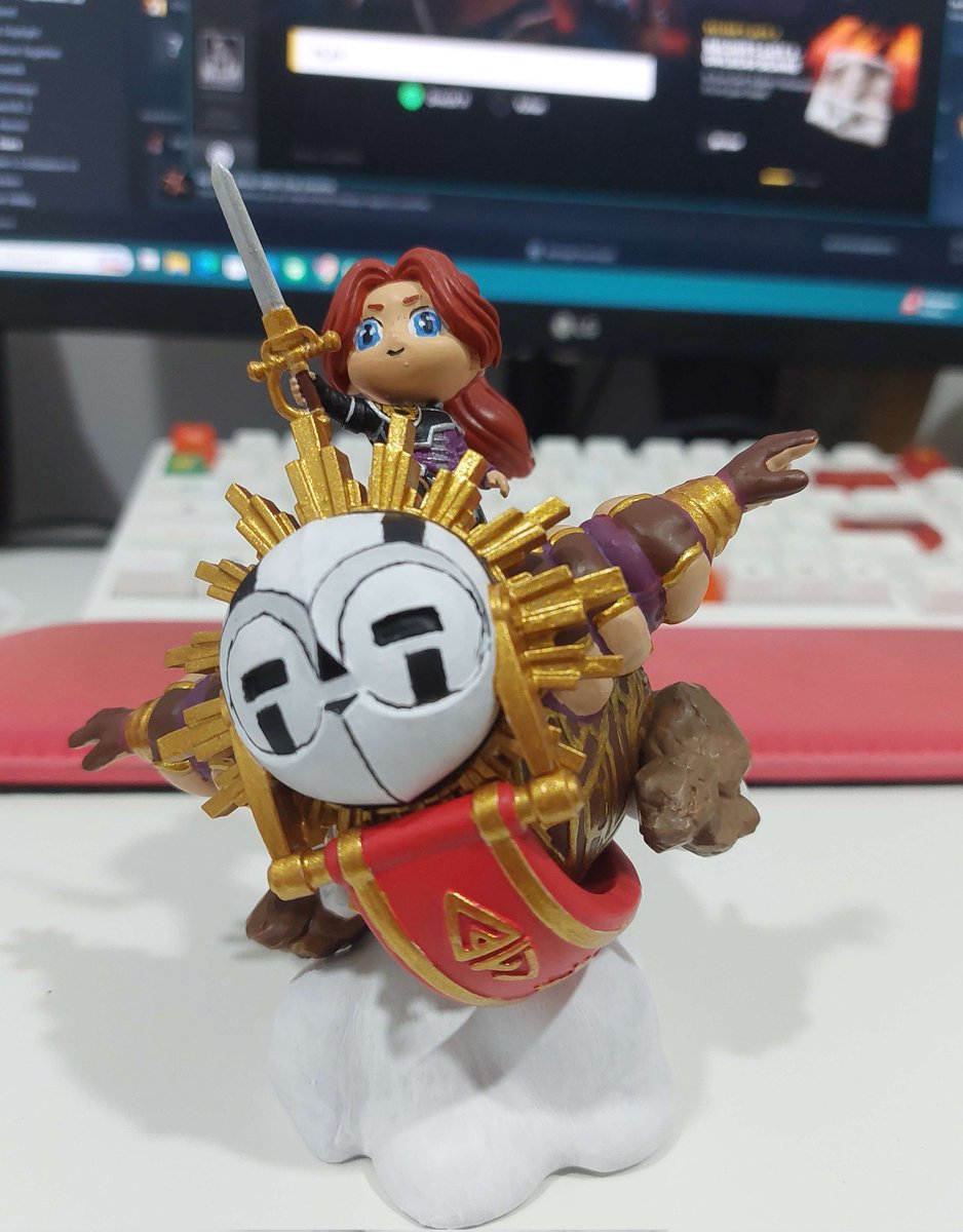 Chibi Esquie and Maelle
Sculpted: <a href="/NomnomFigures/">Nomnom Figures</a> 
Painted: Me 🥳
#Expedition33