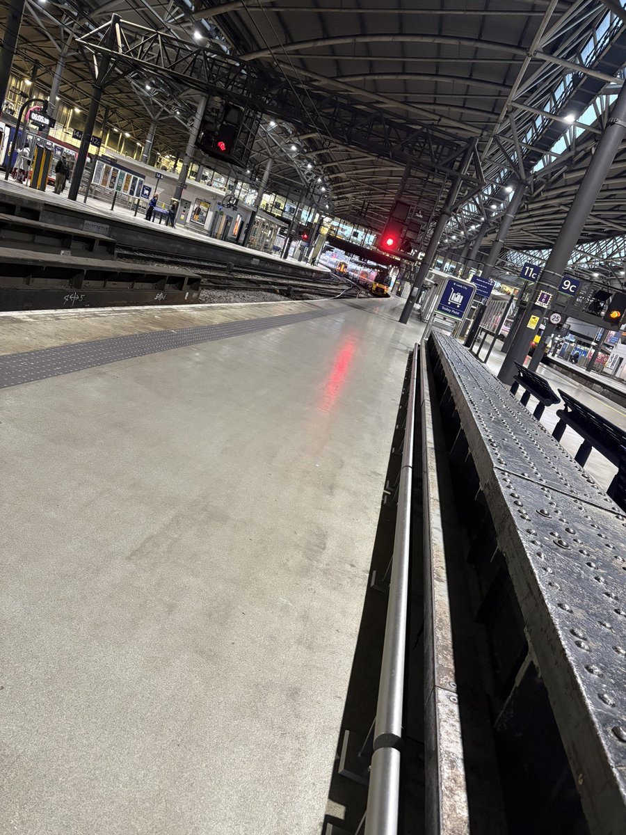 Gloomy start to a Tuesday morning! 

Here’s hoping for some sunshine  🤞 ☀️ 

Whatever your Tuesday involves, make it a good one 🙌🏻

<a href="/northernassist/">NORTHERN 🚆</a>