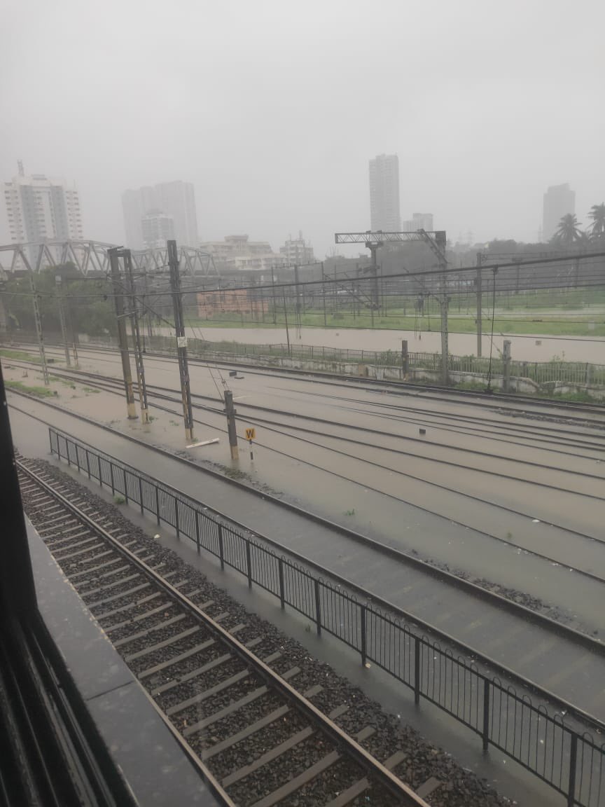 PawanOjat's tweet photo. Footages of Flash floods from vadala road station #MumbaiRain https://t.co/6nw3BnXRFF