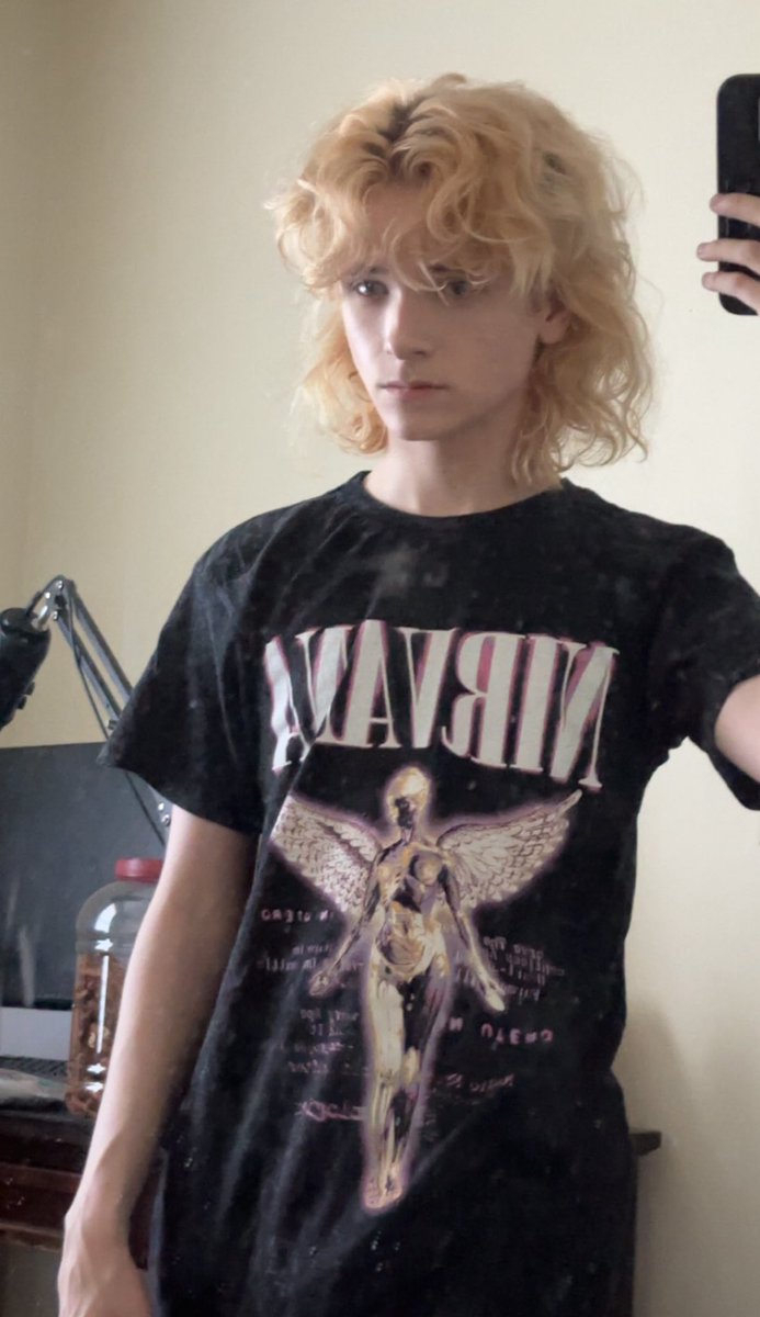 bestie told me i look like im from the 80s in this one