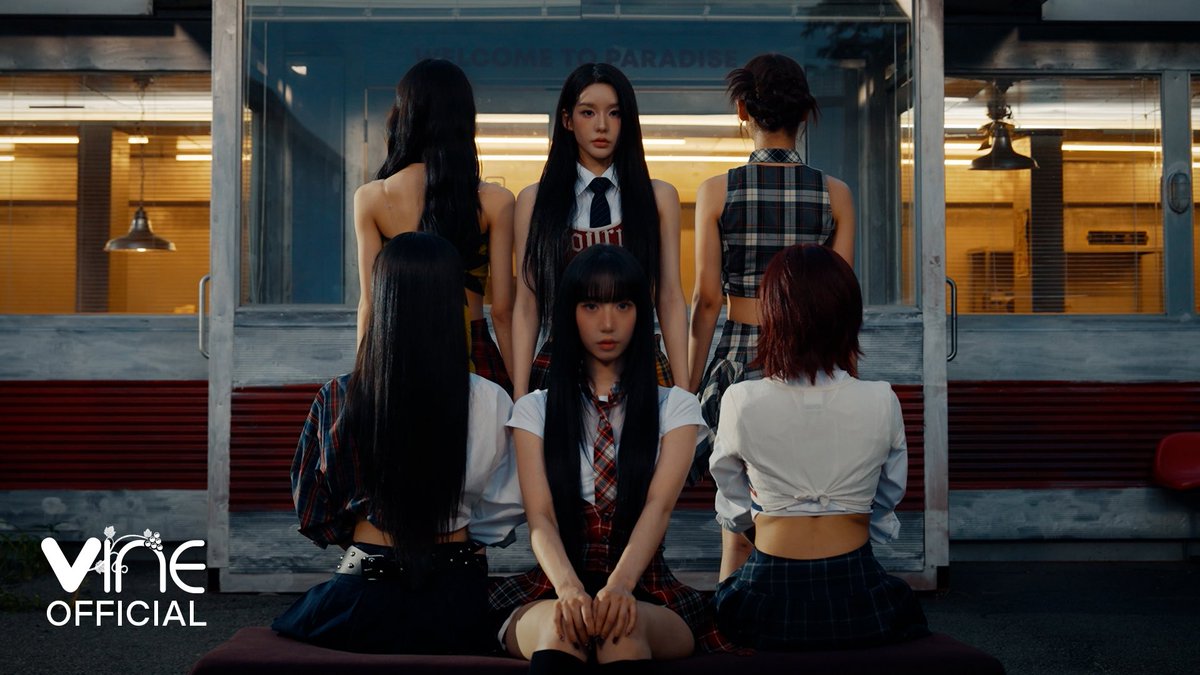 5ecretNumber_ID's tweet image. Secret Number &quot;Don&apos;t Touch&quot; M/V

🎬 youtu.be/qq7CIIhYMHM?si…

#SECRET_NUMBER #SecretNumber #시크릿넘버 #DontTouch #Soodam #Zuu #Navi #Dinda #Ebin #MinC #수담 #주 #나비 #딘다 #에빈 #민씨 #Lockey #락키