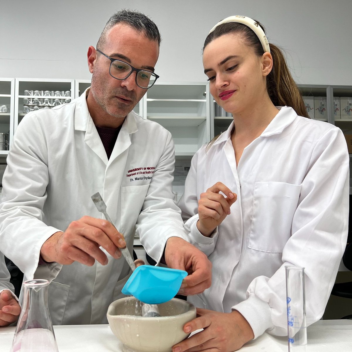 Σπούδασε Αισθητική στο Intercollege.
 -Εγγραφή στο μητρώο αισθητικών Κύπρου, απόκτηση άδειας άσκησης επαγγέλματος και άδειας λειτουργιάς ινστιτούτου αισθητικής
 
 Πληροφορίες 22 842500 ή στο intercollege.ac.cy/el/register-ae…