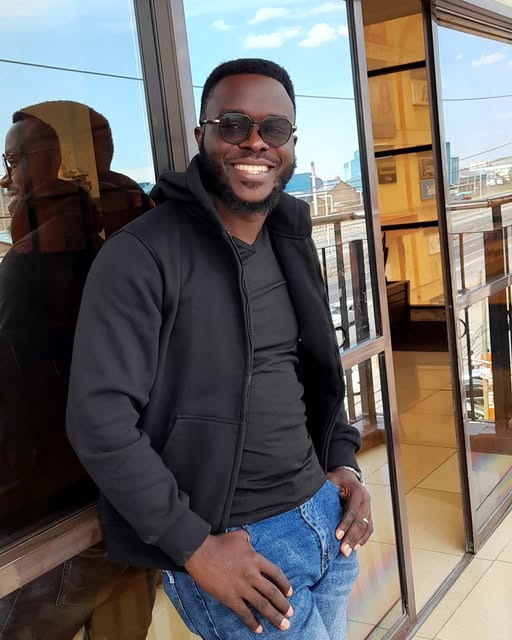 HopeFMLive's tweet image. A child may not always say it, but they can feel it. What do you think makes a child feel unloved by their parents?

#BreakfastTable Call/WA 0717 400 555 SMS 20933
@Favoured_Franc 

#SharonAndFranc
#ListenAndLive