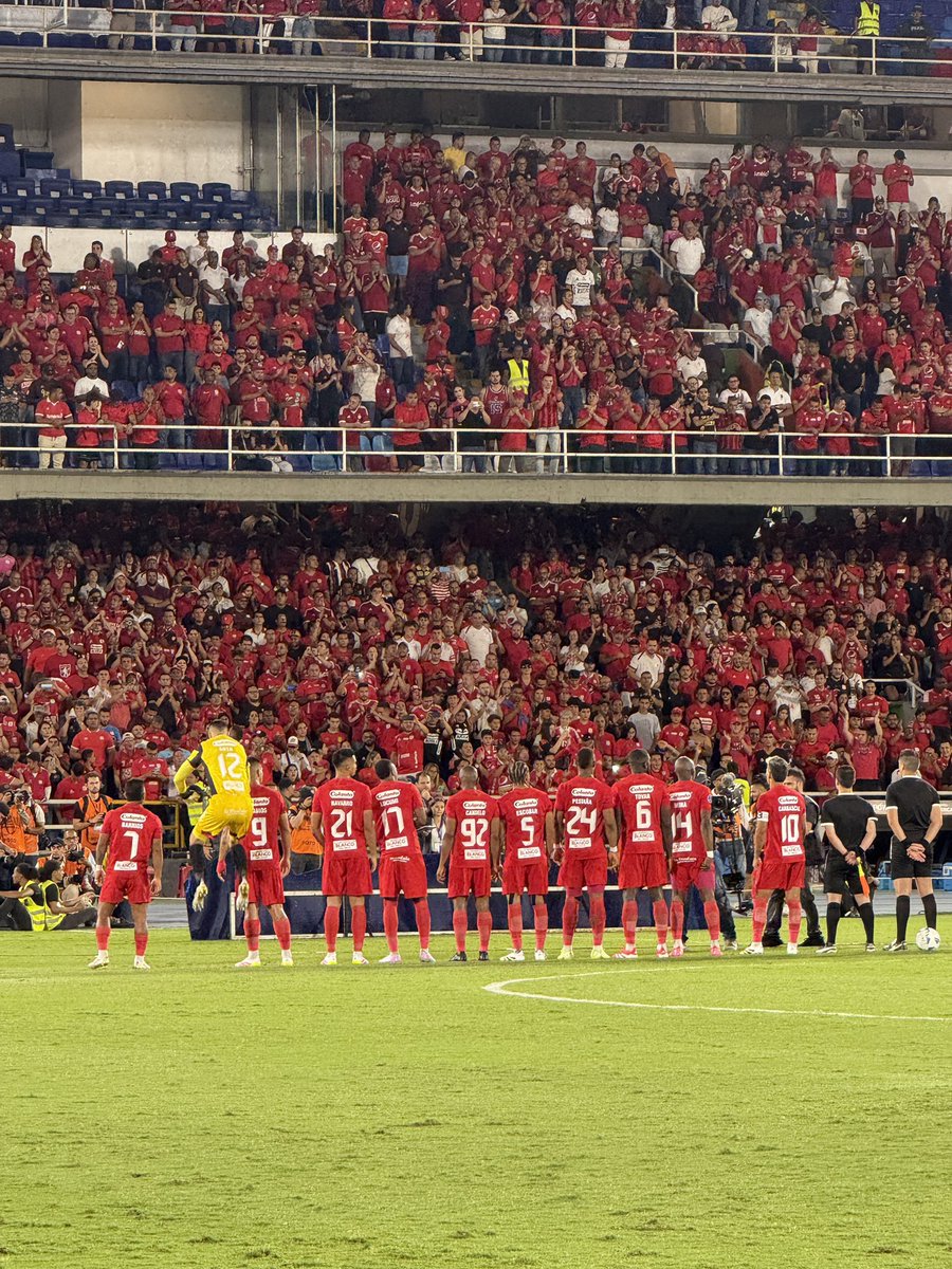 Juxnv__'s tweet image. -Milagro

En su definición más básica, es un acontecimiento extraordinario, a menudo inexplicable por las leyes naturales, que se atribuye a una intervención divina o sobrenatural. Puede ser algo que desafía la lógica o lo esperable, y a menudo evoca asombro y maravilla.