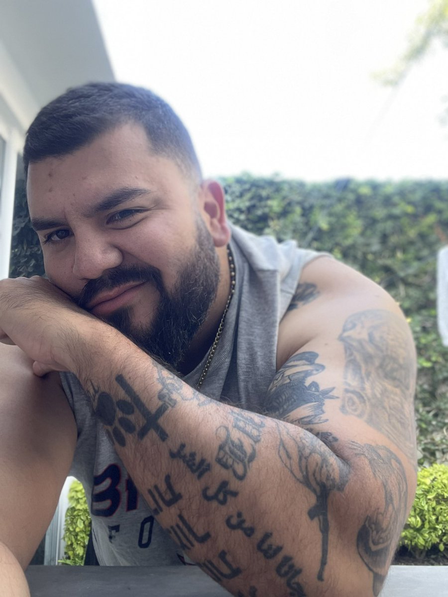 oso Farías tweet media