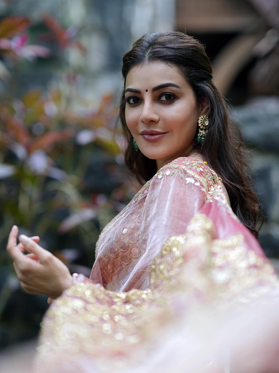 craftsnowmedia's tweet photo. #KajalAggarwal #Kajal https://t.co/c3rd2RwVrz
