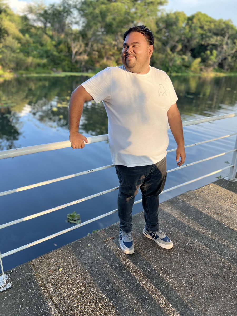 por que las personas se burlan por mi físico ? no me meto con nadie siempre trato de estar en mi bola de amigos sin llamar la atención y aún así me voltean a ver y me critican oh hacen commentaries entree esa gente como que fea amiga oh que gorda neta que si me Agüita machin 🥺