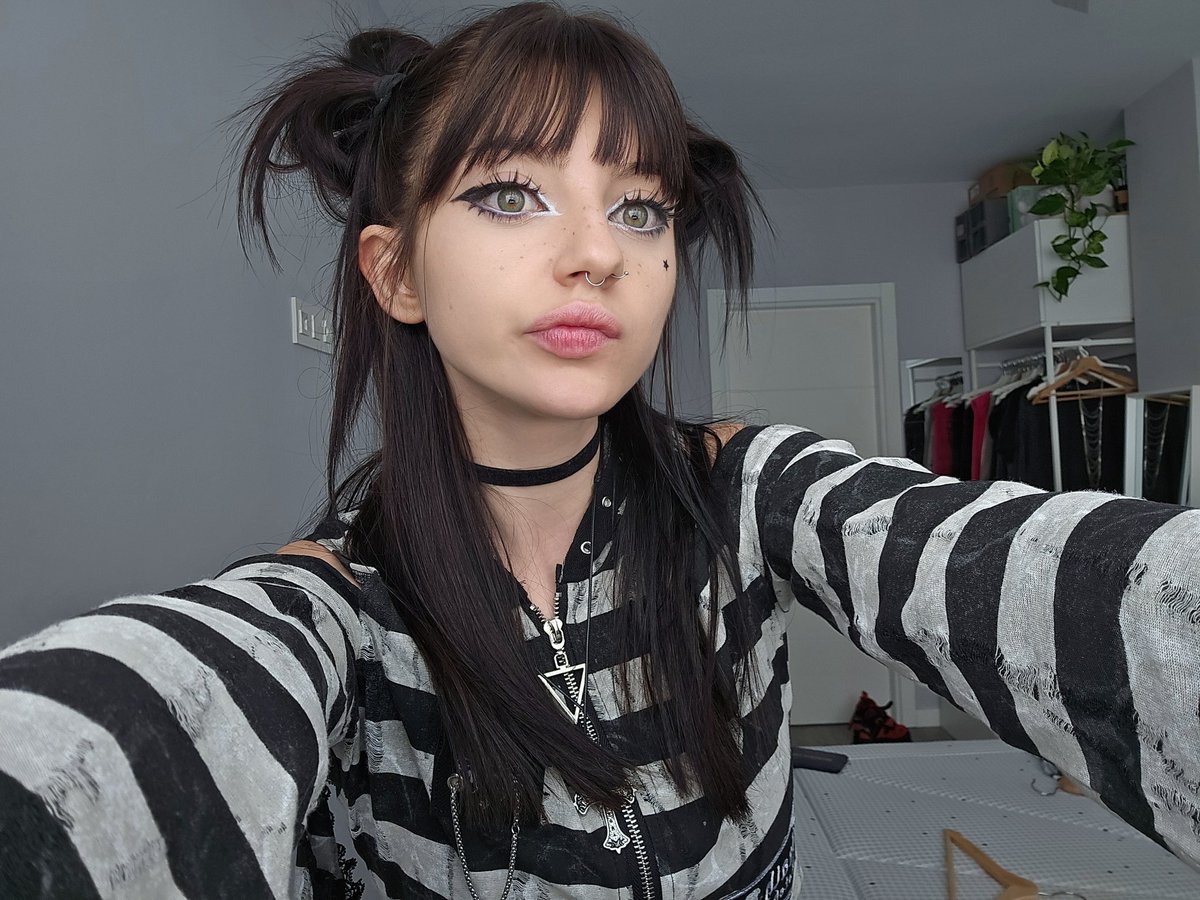 ᴛʀɪѕʜ ౨ৎ tweet media