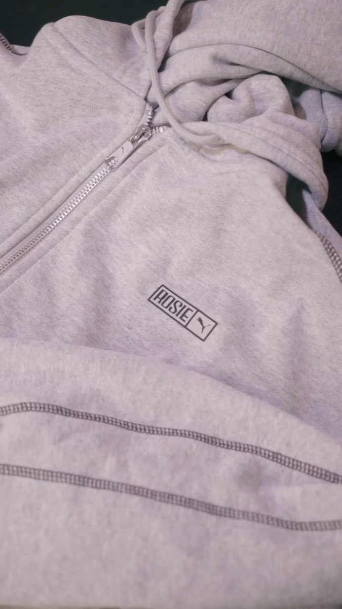 rsrosiess's tweet image. PUMA x Rosé Collection