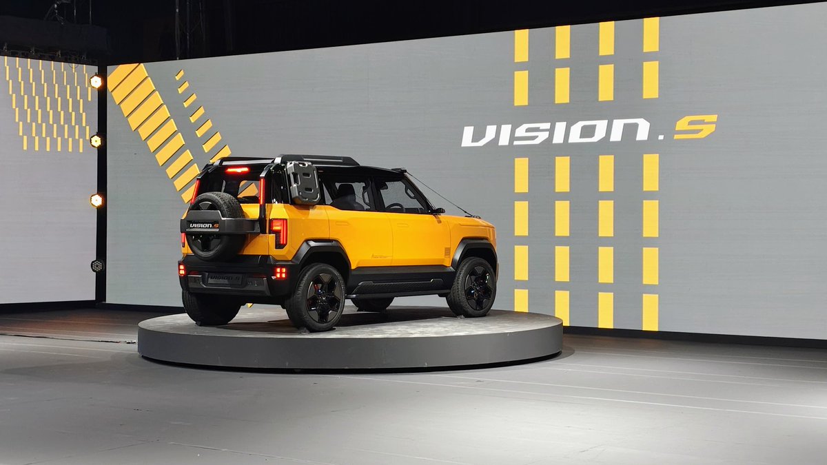 From the Quanto to this. Mahindra design has come a long way. This has been one of my favourite designs seen at the recent showcase.