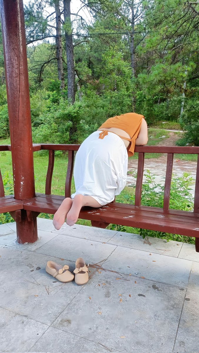 看蚂蚁搬家 好有趣哈哈哈 https://t.co/Ej3K7nVb3m