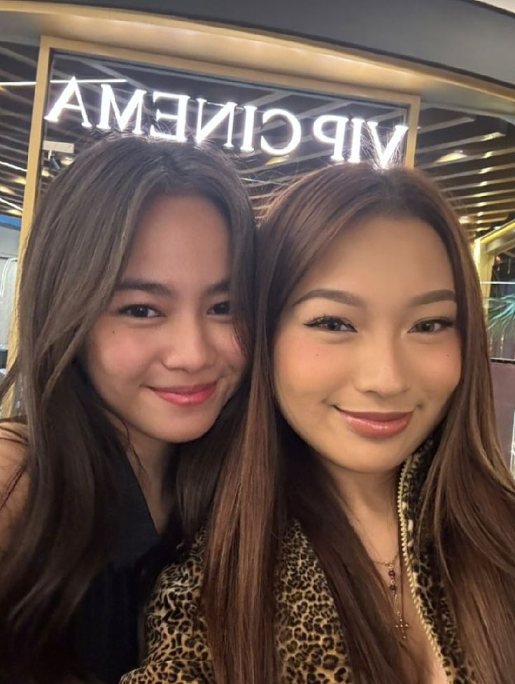 annlie_hobi's tweet photo. Photos from Pinterest lapag ko lng 🥰

#AshDres #AshGel #RabGel #RabDres https://t.co/pbMGJvmDRU