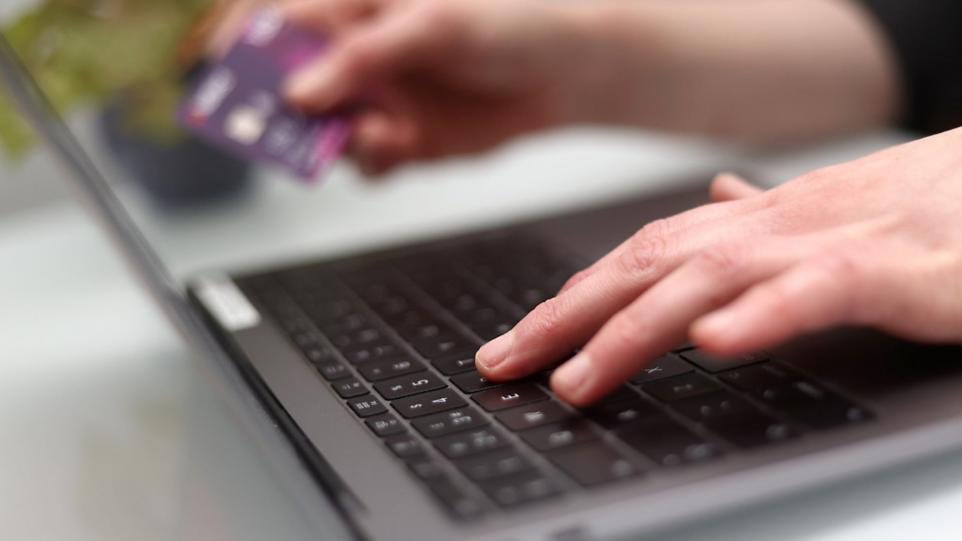 Scammers call businesses claiming to be from fire service magazine

eadt.co.uk/news/25398478.…