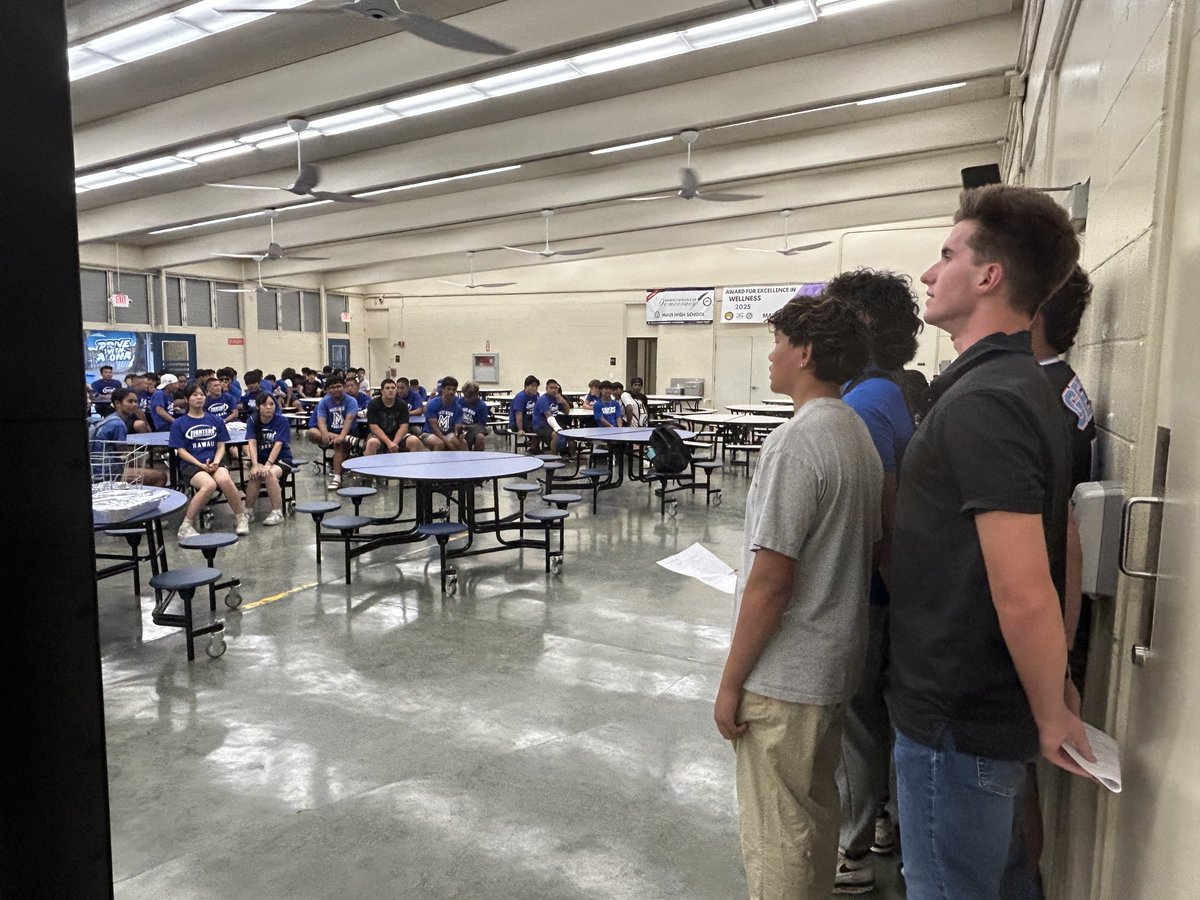 Maui High Football welcomes Kwansei Gakuin Football team from Japan!   Great night of fellowship and memories!   Safe travels “KG Fighters”!