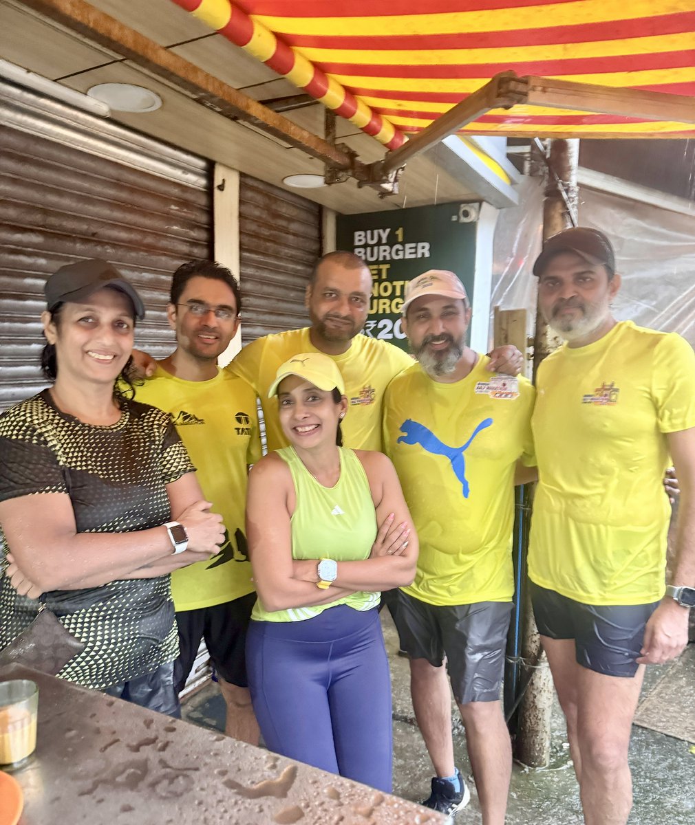 ajaylulia's tweet image. 🌧️ Recovery run done right?  Post
#MumbaiHalfMarathon, enjoyed the rains &amp;amp; heavy winds this morning. Met @i_the_sanjay during warmup &amp;amp; ran along with him, surprised myself by finishing my recovery faster than race pace! 💪

#RunningCommunity #RecoveryRun