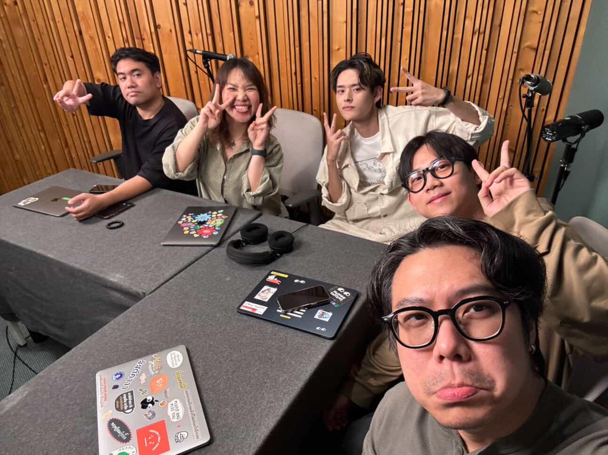 Phraprae1998's tweet image. กรี๊ดดดดดดดณรัณเยือนtracetalkแล้วขอบคุณใครก็ตามที่ทำให้เกิดขึ้นนะคะ #naranvik  #untitledcase #SalmonPodcast 
@naranvik @salmon_podcast @jorborgor @YBanpapong