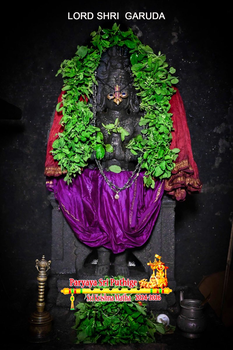 19/08/2025
Sri Krishna Mukhyąprāña( Ekādashi alankara) Garuda Darshanam 
*ಕಿರೀಟೋಪರಿ ಕಿರೀಟೀ* ಅಲಂಕಾರ
*KIREETOPARI KIREETEE*
