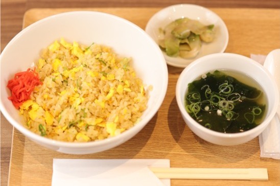 umedakeizai's tweet photo. ホワイティうめだにチャーハン専門店「大阪炒飯倶楽部」　連日300人来店　https://t.co/vm9ki39wRJ https://t.co/fGRTnTTdGq