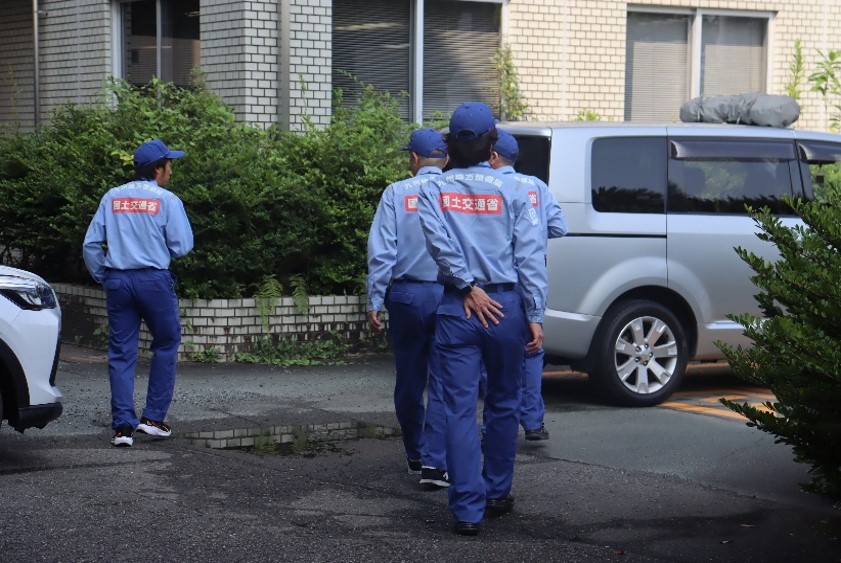 mlit_kumamoto's tweet image. 【令和7年8月10日からの大雨の対応について】
＃熊本河川国道事務所 は、大雨による被災状況の早期把握を行うため、氷川町へ #TEC-FORCEを派遣しました。写真は、８月１９日の出発式の様子です。

#TEC-FORCE ＃国土交通省 #九州地方整備局 ＃災害対応 ＃氷川町