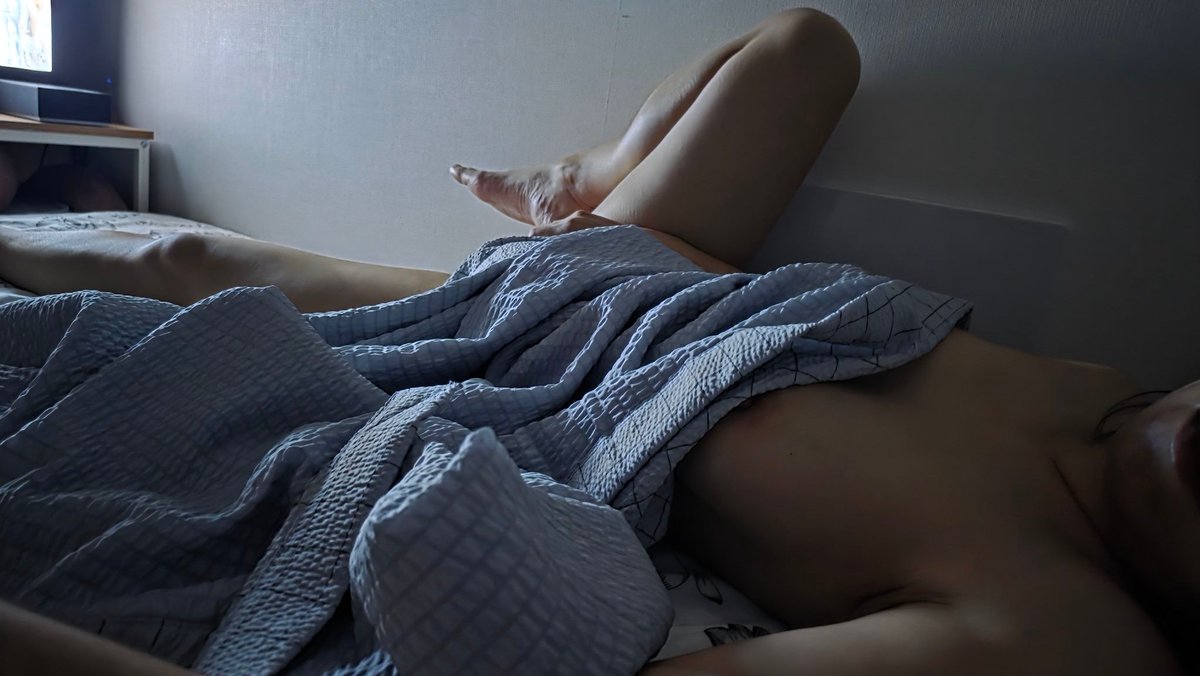 자면서도 벌리고자는 아주 바람직한와이프다!!!
언제든 넣을수잇게 아주죠와~♡
#부산부커