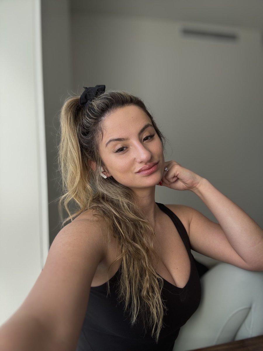 Jana 👑 tweet media