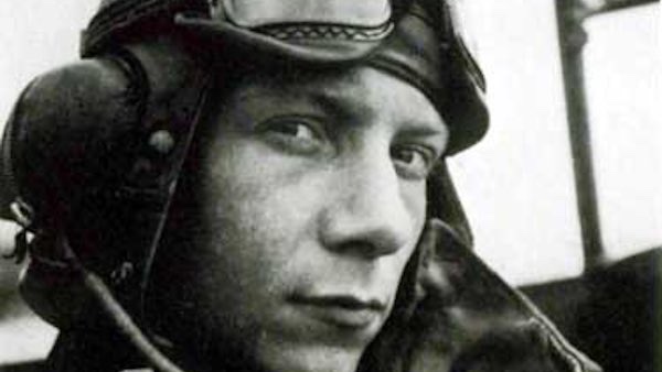 [Seconde Guerre mondiale] 19 août 1942 / 2025 ⚔️ Pilote <a href="/Armee_de_lair/">Armée de l'Air et de l'Espace</a> [1938], dans les #FAFL [1940] puis <a href="/RoyalAirForce/">Royal Air Force</a>, l'auvergnat d'Issoire Émile Fayolle -  trois victoires aériennes - est abattu lors du débarquement de #Dieppe. Il avait 25 ans. Compagnon de la Libération 🇫🇷