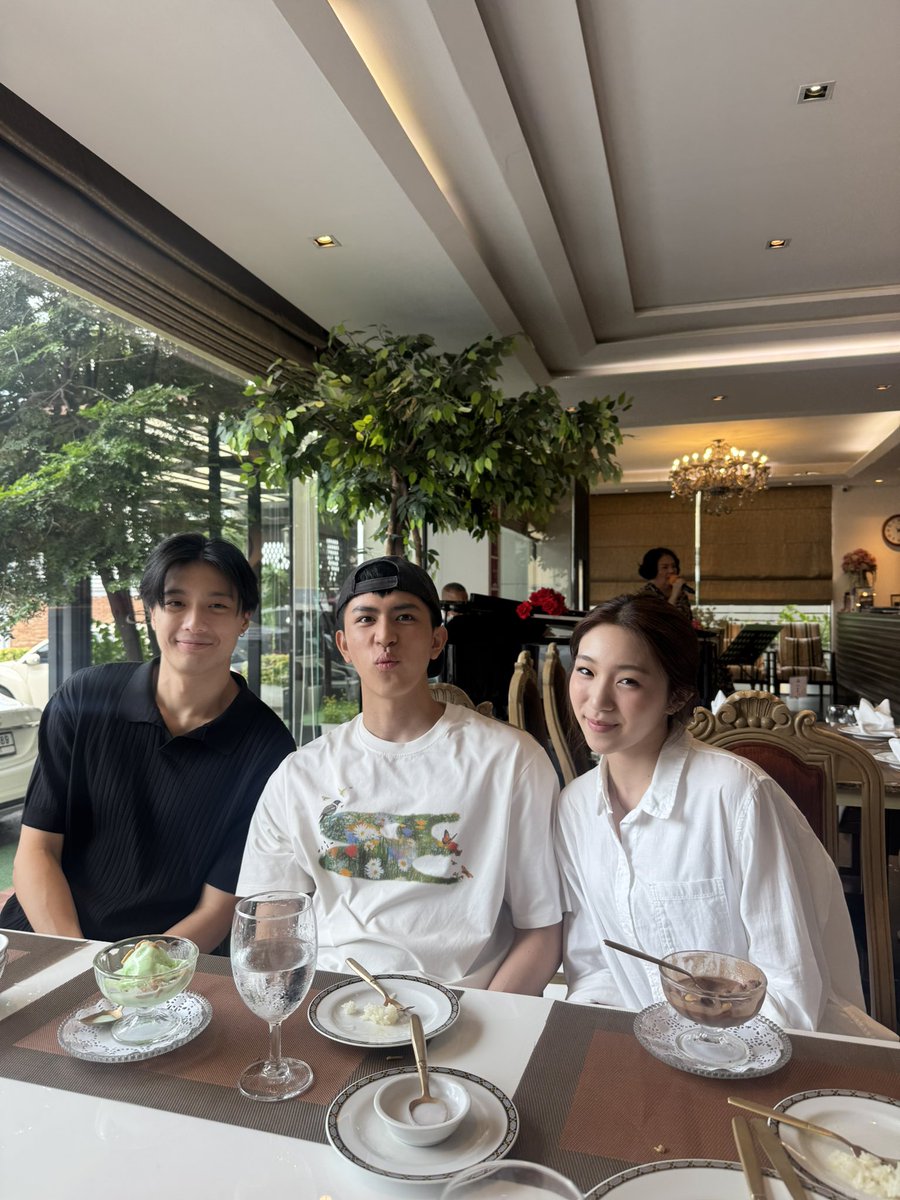 jimmyyjp_'s tweet photo. Pre-Birthday with 🤍🙏🏻 https://t.co/Z819ZKUg0i