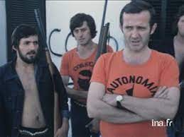 À nome di l'etnia corsa !
50 anni fà, di pettu à una putenza mundiale, una manata d'omi armati di fucili di caccia, purtati da a cuscenza di un populu.
Un anu calatu u capu.
Anu dettu INNÒ !
Anu fattu fronte.
À a nostra razza, anu fattu onore.