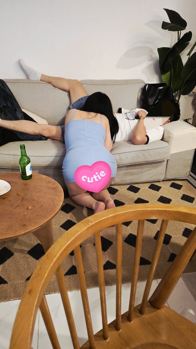 정말 니들은 엉망진창이야 ㅋㅋㅋㅋㅋㅋㅋ
새로운 성향에 눈뜬 로버트와 어떻게든 노예로만들겟다는 정돈이 ㅋㅋㅋㅋㅋㅋㅋ
#로버트는섭 #정돈이는돔 #환장의짝꿍