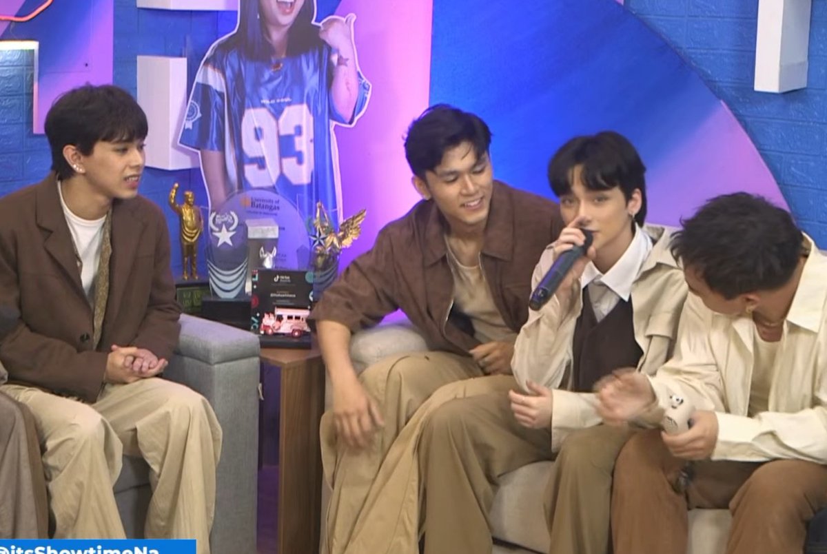 teamderickofc's tweet photo. GAT SA SHOWTIME

#GATsaItsShowTime
#GATDerick https://t.co/Fz7LTLYUlU