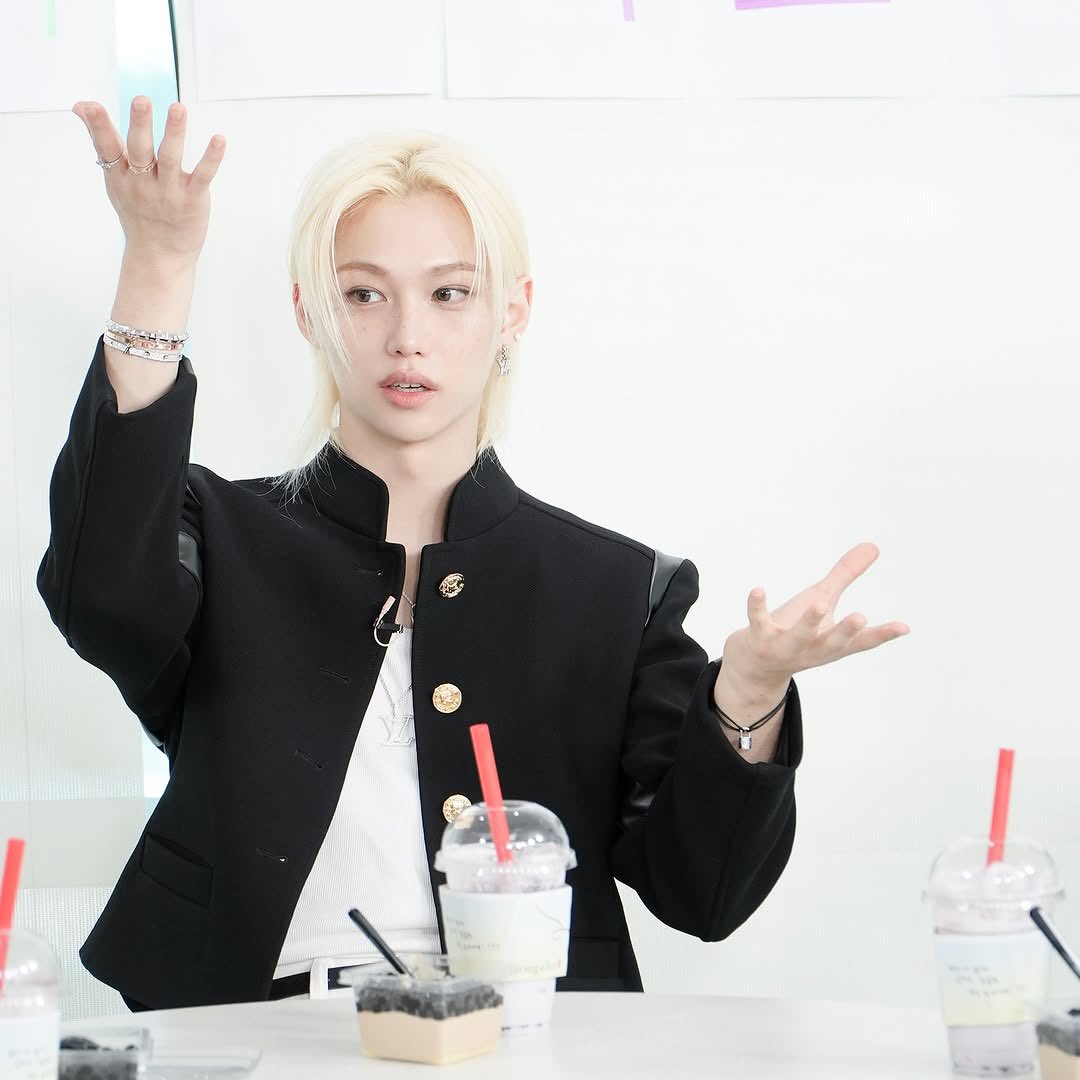 📰 [INFO - 19082025]

Imágenes de #Changbin y #Felix en el programa de YouTube “Salon Drip” Temporada 2 🩵

📅 19 agosto 
🕢 11:00 🇪🇸 (18:00 🇰🇷)

🔗 instagram.com/p/DNhipDsp9J4/…

<a href="/Stray_Kids/">Stray Kids</a> #스트레이키즈 #필릭스 #창빈 #고현정 #살롱드립2 #SalonDrip #TEO #테오 #StrayKids