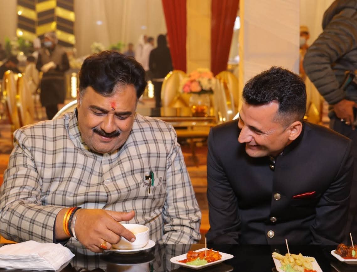NeerajBuradehar's tweet photo. मुझे हमेशा अपने छोटे भाई की तरह स्नेह एवं प्यार देने वाले हरियाणा विधानसभा के डिप्टी स्पीकर बड़े भाई साहब डॉक्टर कृष्ण लाल मिड्ढा जी को जन्मदिन की बहुत बहुत बधाई एवं शुभकामनाएं..माता रानी सदैव डॉक्टर साहब को खुश स्वस्थ एवं चढ़ती कलां में रखे..!!🎂❤️🙏 https://t.co/rVfdNTuGxS
