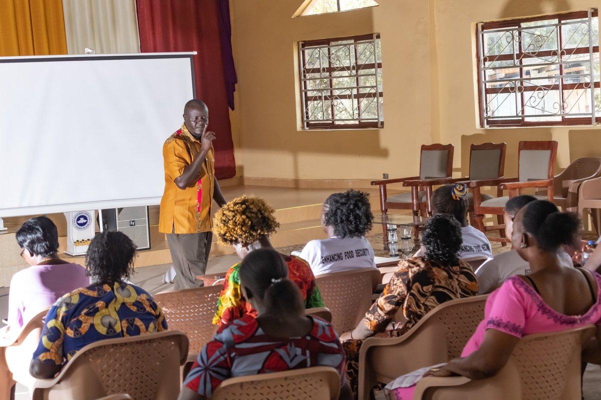 Blec_kenya's tweet photo. @BlecCbo supported by South-North Nexus & the State Department for Social Protection @SP_Kenya , held a training for #women_leaders. The session, led by Mr. Losuru, focused on #group_registration & key #leadership skills like governance, enterprise growth & communication. https://t.co/JInfvR18Ul