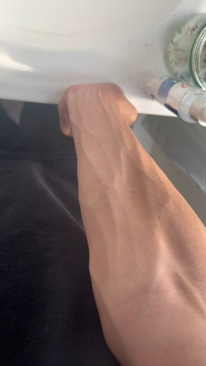 Newdom27's tweet photo. New to NSFW Twitter
Straight
50%dom 50% Sub
Looking to explore my dom side 
HMU I’ll show anything 😉 https://t.co/boUhlDUE0Y